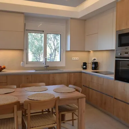Villa Elegant With Sea View In Crete *