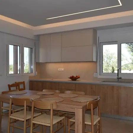 Villa Elegant With Sea View In Crete
