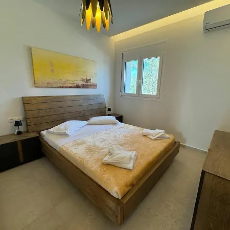 Villa Elegant With Sea View In Crete Skouloufia